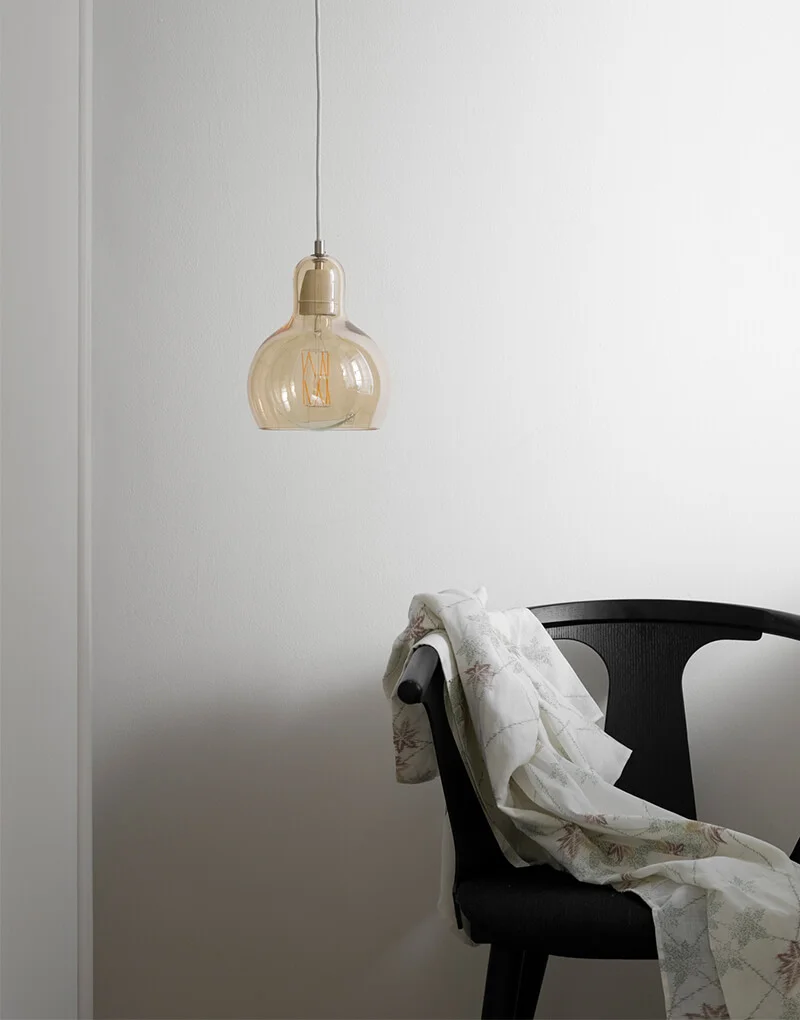 ATD_Campaign_2016_InBetween_SK1_Mega-Bulb_SR2.jpg Pendul Crystal Glow Amber cu design minimalist, sticlă, 1 x E27 , Maro - imagine 1