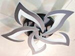 Plafonieră LED modernă – design floral abstract și lumină elegantă